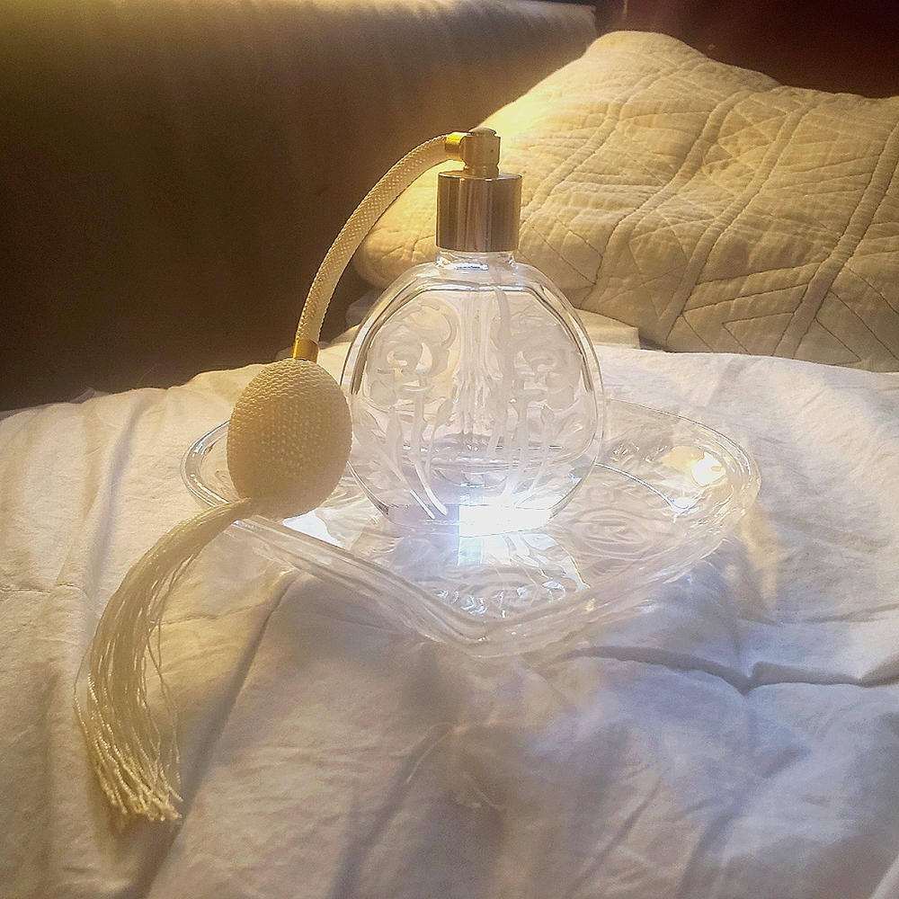 Vintage crystal perfume atomizer w/ matching tray